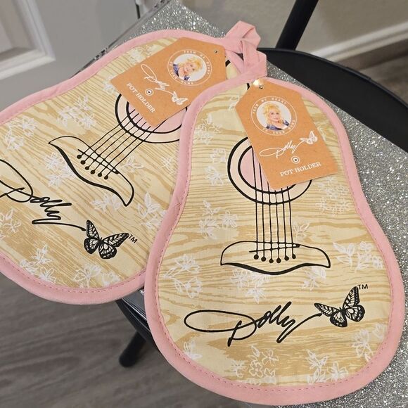 Dolly Parton Guitar Country Pot Holder - Picture 6 of 7
